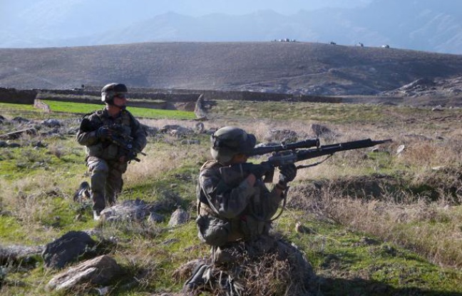 Des soldats français en position dans la vallée d'Ouzbine (Afghanistan), le 12 mars 2009. Des soldats français en position dans la vallée d'Ouzbine (Afghanistan), le 12 mars 2009.