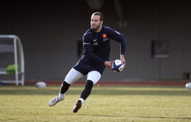 Les joueurs du XV de France sont arrivés lundi à Buenos Aires et ont participé à un premier entraînement sur place, à cinq jours de leur premier test-match face à l'Argentine, samedi à Cordoba dans le cadre des tournées de juin. Les joueurs du XV de France sont arrivés lundi à Buenos Aires et ont participé à un premier entraînement sur place, à cinq jours de leur premier test-match face à l'Argentine, samedi à Cordoba dans le cadre des tournées de juin.