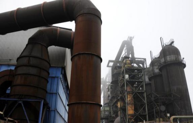Le ministre de l'Economie, Pierre Moscovici, a apporté son soutien dimanche à son collègue du Redressement productif, Arnaud Montebourg, qui a demandé au groupe de sidérurgie ArcelorMittal de céder l'ensemble du site de Florange (Moselle), et non la simple portion qu'il veut fermer. Le ministre de l'Economie, Pierre Moscovici, a apporté son soutien dimanche à son collègue du Redressement productif, Arnaud Montebourg, qui a demandé au groupe de sidérurgie ArcelorMittal de céder l'ensemble du site de Florange (Moselle), et non la simple portion qu'il veut fermer.