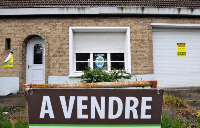 Les taux de crédit immobilier ont atteint en juin leur plus bas niveau depuis décembre 2010, sur fond de baisse historique du taux de l'OAT sur 10 ans, a annoncé mardi le courtier en prêt immobilier Meilleurtaux, filiale du groupe BPCE. Les taux de crédit immobilier ont atteint en juin leur plus bas niveau depuis décembre 2010, sur fond de baisse historique du taux de l'OAT sur 10 ans, a annoncé mardi le courtier en prêt immobilier Meilleurtaux, filiale du groupe BPCE.