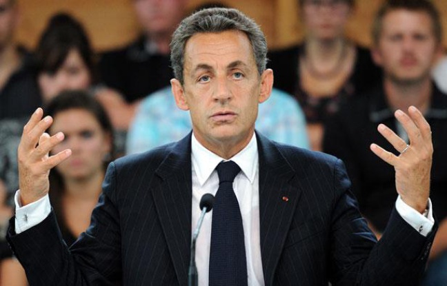 Nicolas Sarkozy, le 2 septembre 2011, lors d'une table ronde à Sainte-Marguerite, dans l'est de la France. Nicolas Sarkozy, le 2 septembre 2011, lors d'une table ronde à Sainte-Marguerite, dans l'est de la France.