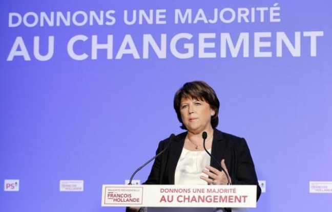 Le parquet de Lille ouvre une enquête préliminaire après avoir été saisi par Martine Aubry, qui estime avoir été l'objet de pressions du groupe Siemens lors de l'attribution d'un contrat pour le métro de Lille. Le parquet de Lille ouvre une enquête préliminaire après avoir été saisi par Martine Aubry, qui estime avoir été l'objet de pressions du groupe Siemens lors de l'attribution d'un contrat pour le métro de Lille.