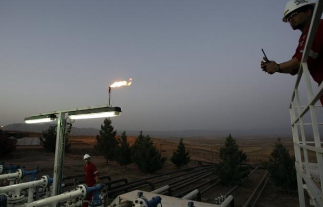 La Turquie doit cesser de recevoir les exportations "illégales" de pétrole de la région autonome du Kurdistan, car elle risquerait dans le cas contraire "de mettre en péril" les relations entre Ankara et Bagdad, a déclaré dimanche le porte-parole du gouvernement irakien. La Turquie doit cesser de recevoir les exportations "illégales" de pétrole de la région autonome du Kurdistan, car elle risquerait dans le cas contraire "de mettre en péril" les relations entre Ankara et Bagdad, a déclaré dimanche le porte-parole du gouvernement irakien.