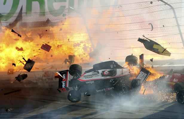 1 Quand Les Pilotes Jouent Avec La Mort IndyCar: l'Anglais Dan Wheldon se tue en course à Las Vegas - 20minutes.fr