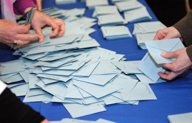Le "Centre pour la France" (CpF), le label du MoDem pour les élections législatives, apporte son soutien à 400 candidats dont 25% n'appartiennent pas au Mouvement démocrate de François Bayrou, a-t-on appris mardi lors d'une conférence de presse à Paris. Le "Centre pour la France" (CpF), le label du MoDem pour les élections législatives, apporte son soutien à 400 candidats dont 25% n'appartiennent pas au Mouvement démocrate de François Bayrou, a-t-on appris mardi lors d'une conférence de presse à Paris.