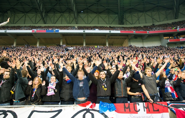 Les supporters lyonnais étaient frustrés à double titre samedi dernier. Ils ont en effet été privés pour la première fois d'alcool et de concert d'après match. Les supporters lyonnais étaient frustrés à double titre samedi dernier. Ils ont en effet été privés pour la première fois d'alcool et de concert d'après match.