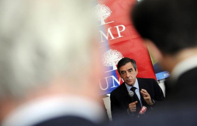 François Fillon, qui s'est officiellement lancé dans la course à la présidence de l'UMP, fera son premier déplacement lundi dans le Loiret, accompagné notamment de Valérie Pécresse, Laurent Wauquiez et Eric Ciotti, a annoncé vendredi son équipe. François Fillon, qui s'est officiellement lancé dans la course à la présidence de l'UMP, fera son premier déplacement lundi dans le Loiret, accompagné notamment de Valérie Pécresse, Laurent Wauquiez et Eric Ciotti, a annoncé vendredi son équipe.