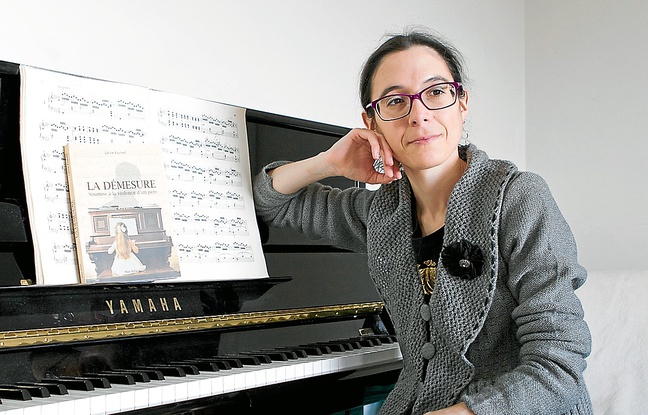 Céline Raphaël, à son domicile de Villejuif (Val-de-Marne), mercredi. Céline Raphaël, à son domicile de Villejuif (Val-de-Marne), mercredi.