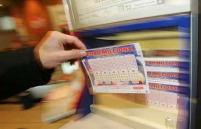 Quinze joueurs européens se partagent la cagnotte du Super Euro Millions dont le tirage a eu lieu vendredi soir et vont empocher chacun 9,2 millions d'euros, a annoncé la Française des Jeux (FDJ) à l'AFP. Quinze joueurs européens se partagent la cagnotte du Super Euro Millions dont le tirage a eu lieu vendredi soir et vont empocher chacun 9,2 millions d'euros, a annoncé la Française des Jeux (FDJ) à l'AFP.