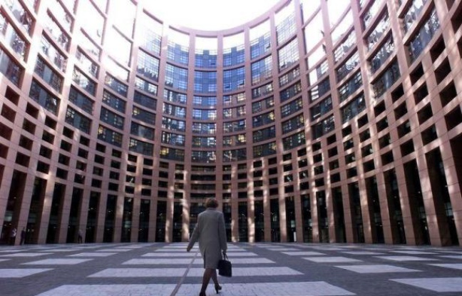 A peine trouvé la semaine dernière après trente ans de blocage, l'accord sur un brevet unique européen s'est heurté mardi à une fronde des eurodéputés, soutenue par la Commission, qui relance les négociations sur ce dossier difficile. A peine trouvé la semaine dernière après trente ans de blocage, l'accord sur un brevet unique européen s'est heurté mardi à une fronde des eurodéputés, soutenue par la Commission, qui relance les négociations sur ce dossier difficile.
