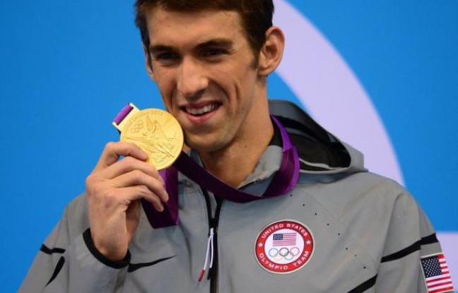Après le champion de boxe Mohamed Ali en juin, c'est le nageur américain Michael Phelps, athlète le plus médaillé de l'histoire, que le malletier français Louis Vuitton a choisi pour sa nouvelle campagne de publicité lancée jeudi dans la presse internationale. Après le champion de boxe Mohamed Ali en juin, c'est le nageur américain Michael Phelps, athlète le plus médaillé de l'histoire, que le malletier français Louis Vuitton a choisi pour sa nouvelle campagne de publicité lancée jeudi dans la presse internationale.