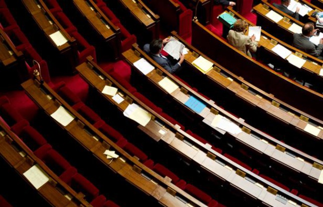 Les bancs de l'Assemblée nationale. Les bancs de l'Assemblée nationale.