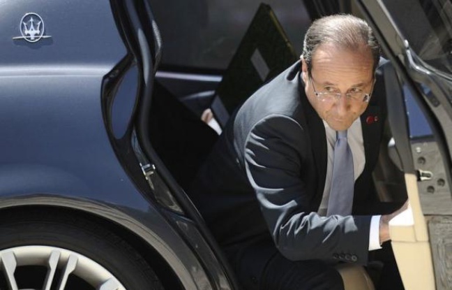 Le président français François Hollande a sévèrement taclé la politique qu'avait menée Nicolas Sarkozy, vendredi lors d'une conférence de presse à Rome, affirmant, sans le nommer, que son prédécesseur avait manqué de "sérieux budgétaire", vendredi à Rome. Le président français François Hollande a sévèrement taclé la politique qu'avait menée Nicolas Sarkozy, vendredi lors d'une conférence de presse à Rome, affirmant, sans le nommer, que son prédécesseur avait manqué de "sérieux budgétaire", vendredi à Rome.