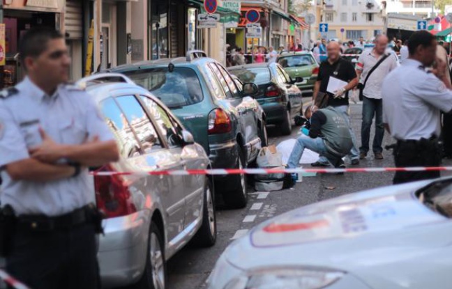 Un braqueur a été tué par balles par un bijoutier, mercredi 11 septembre 2013 à Nice. Un braqueur a été tué par balles par un bijoutier, mercredi 11 septembre 2013 à Nice.