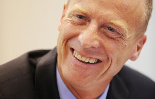 L'Allemand Tom Enders succède vendredi au Français Louis Gallois aux commandes du groupe européen d'aéronautique et de défense EADS, en pleine croissance mais confronté à plusieurs défis industriels et politiques. L'Allemand Tom Enders succède vendredi au Français Louis Gallois aux commandes du groupe européen d'aéronautique et de défense EADS, en pleine croissance mais confronté à plusieurs défis industriels et politiques.