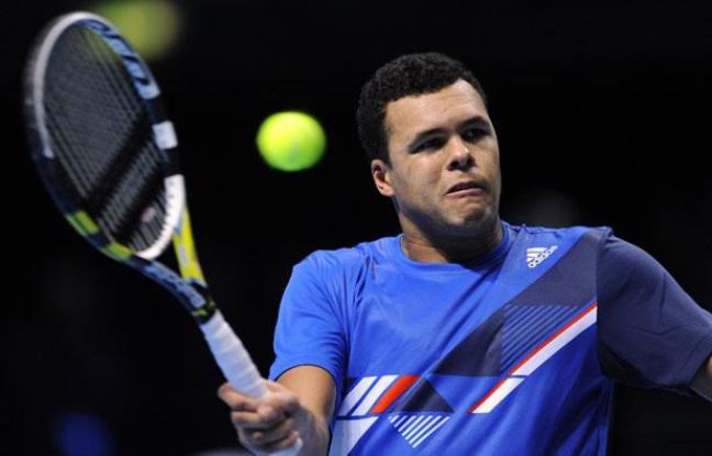 Le Français Jo-Wilfried Tsonga, le 20 novembre 2011, à Londres, contre Roger Federer.
Le Français Jo-Wilfried Tsonga, le 20 novembre 2011, à Londres, contre Roger Federer.