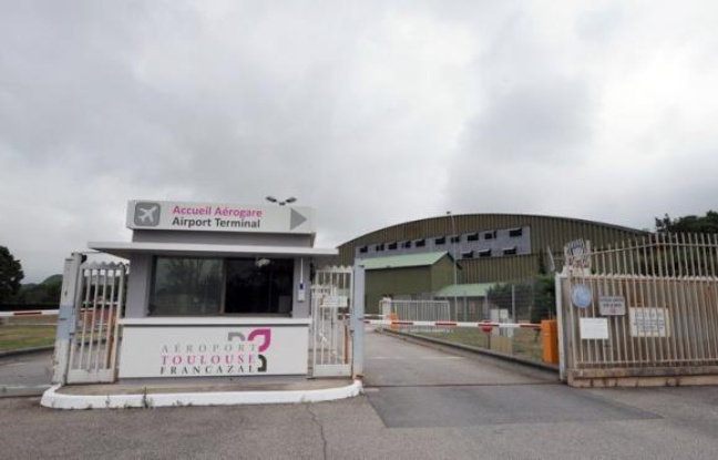 L'Etat a rejeté mardi le projet, jugé insuffisant, d'un petit entrepreneur toulousain, Bruno Granja, de créer, avec le géant américain Raleigh, les plus vastes studios de cinéma de France sur une ancienne base aérienne militaire près de Toulouse. L'Etat a rejeté mardi le projet, jugé insuffisant, d'un petit entrepreneur toulousain, Bruno Granja, de créer, avec le géant américain Raleigh, les plus vastes studios de cinéma de France sur une ancienne base aérienne militaire près de Toulouse.