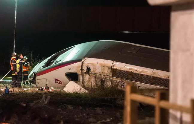 Strasbourg le 14 novembre 2015. Accident d'une rame de TGV à hauteur du village d'Eckwersheim.près de Strasbourg. Strasbourg le 14 novembre 2015. Accident d'une rame de TGV à hauteur du village d'Eckwersheim.près de Strasbourg.