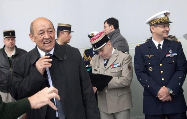 La défense française ne sera pas "sacrifiée" pour des raisons budgétaires, a affirmé vendredi le ministre de la Défense, Jean-Yves Le Drian, en annonçant l'ouverture d'une phase de six mois de réflexion pour préparer la nouvelle Loi de programmation militaire (LPM, 2014-2019). La défense française ne sera pas "sacrifiée" pour des raisons budgétaires, a affirmé vendredi le ministre de la Défense, Jean-Yves Le Drian, en annonçant l'ouverture d'une phase de six mois de réflexion pour préparer la nouvelle Loi de programmation militaire (LPM, 2014-2019).