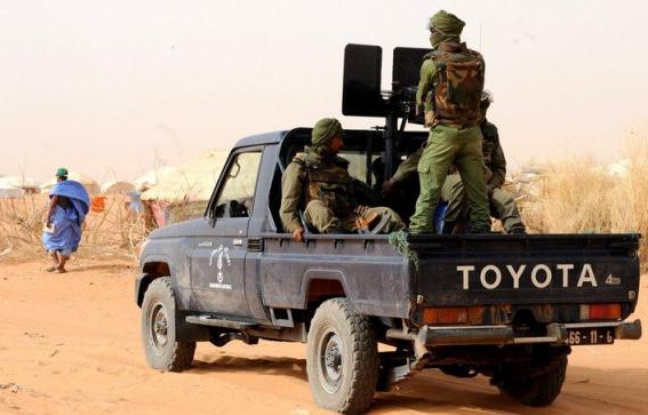 Des enquêteurs désignés par le gouvernement malien se sont rendus lundi dans la zone de la mystérieuse fusillade ayant fait 16 morts, dont huit Mauritaniens, et suscité la colère de la Mauritanie qui a dénoncé un "assassinat collectif" et exigé une enquête indépendante. Des enquêteurs désignés par le gouvernement malien se sont rendus lundi dans la zone de la mystérieuse fusillade ayant fait 16 morts, dont huit Mauritaniens, et suscité la colère de la Mauritanie qui a dénoncé un "assassinat collectif" et exigé une enquête indépendante.