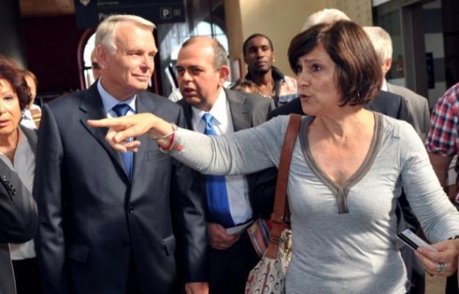 Trois élus PS des Bouches-du-Rhône, la ministre Marie-Arlette Carlotti, le député Michel Vauzelle et le président de la communauté urbaine de Marseille Eugène Caselli, ont annoncé mardi leur soutien à la contribution Ayrault-Aubry, préparatoire au congrès du parti. Trois élus PS des Bouches-du-Rhône, la ministre Marie-Arlette Carlotti, le député Michel Vauzelle et le président de la communauté urbaine de Marseille Eugène Caselli, ont annoncé mardi leur soutien à la contribution Ayrault-Aubry, préparatoire au congrès du parti.