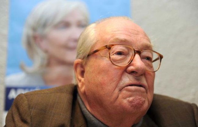 Jean-Marie Le Pen, président d'honneur du Front national, à Haute- Goulaine, près de Nantes (Loire-Atlantique), le 22 janvier 2012. Jean-Marie Le Pen, président d'honneur du Front national, à Haute- Goulaine, près de Nantes (Loire-Atlantique), le 22 janvier 2012.