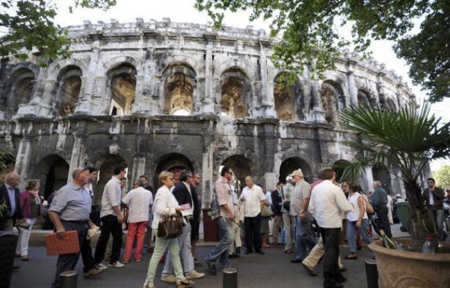 La tauromachie est une source de revenus touristiques importante pour des villes comme Arles et Nîmes, constituant un "effet levier" sur leur économie, selon des professionnels interrogés par l'AFP à la veille d'une décision du Conseil constitutionnel sur sa légalité. La tauromachie est une source de revenus touristiques importante pour des villes comme Arles et Nîmes, constituant un "effet levier" sur leur économie, selon des professionnels interrogés par l'AFP à la veille d'une décision du Conseil constitutionnel sur sa légalité.