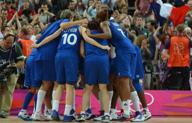 Les basketteuses de l'équipe de France, lors de leur demi-finale aux Jeux olympiques de Londres, le 9 août 2012. Les basketteuses de l'équipe de France, lors de leur demi-finale aux Jeux olympiques de Londres, le 9 août 2012.