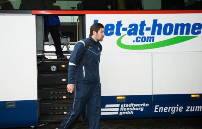Icône du handball français, Nikola Karabatic traverse une mauvaise passe depuis le début de l'année avec d'abord un Euro raté, suivi d'une fin de JO mouvementée et maintenant l'affaire des paris sportifs à Montpellier où son nom apparaît en première ligne. Icône du handball français, Nikola Karabatic traverse une mauvaise passe depuis le début de l'année avec d'abord un Euro raté, suivi d'une fin de JO mouvementée et maintenant l'affaire des paris sportifs à Montpellier où son nom apparaît en première ligne.