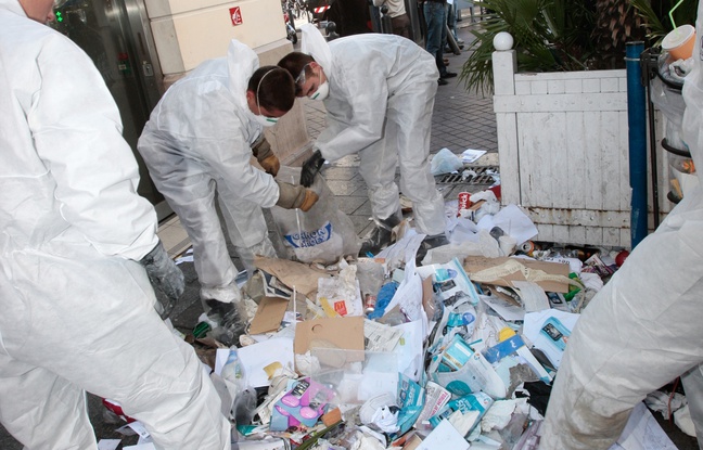 Des élus et des employés de la communauté de communes des Isles-sur-le-Doubs ont fouillé les poubelles abandonnées en ville et ont identifié seize personnes indélicates. (Illustration de la grève des éboueurs à Marseille) Des élus et des employés de la communauté de communes des Isles-sur-le-Doubs ont fouillé les poubelles abandonnées en ville et ont identifié seize personnes indélicates. (Illustration de la grève des éboueurs à Marseille)