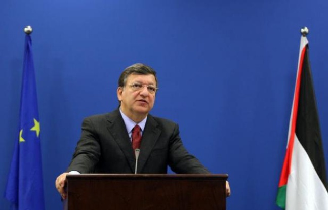 Le président de la Commission européenne, José Manuel Barroso, a appelé dimanche à une relance des négociations israélo-palestiniennes, arguant que le processus de paix ne devait pas devenir "orphelin du +Printemps arabe+". Le président de la Commission européenne, José Manuel Barroso, a appelé dimanche à une relance des négociations israélo-palestiniennes, arguant que le processus de paix ne devait pas devenir "orphelin du +Printemps arabe+".
