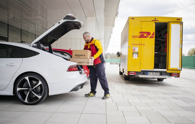 Amazon, Audi et DHL on signé un partenariat pour livrer des colis dans le coffre du véhicule du client. Amazon, Audi et DHL on signé un partenariat pour livrer des colis dans le coffre du véhicule du client.