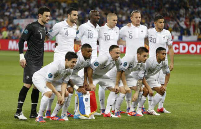 Les joueurs de l'équipe de France, lors de leur match à l'Euro contre la Suède, le 19 juin 2012 à Kiev. Les joueurs de l'équipe de France, lors de leur match à l'Euro contre la Suède, le 19 juin 2012 à Kiev.
