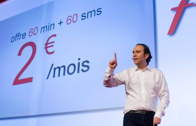 Xavier Niel, le fondateur d'Iliad, lors de la présentation des offres Free Mobile, le 10 janvier 2012. Xavier Niel, le fondateur d'Iliad, lors de la présentation des offres Free Mobile, le 10 janvier 2012.
