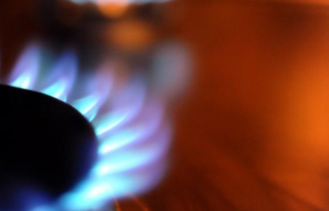 L'arrêté du gouvernement actant une hausse de 2% des tarifs réglementés de GDF Suez est paru jeudi matin au Journal officiel, malgré un avis défavorable de la Commission de Régulation de l'Energie (CRE) qui révèle que la hausse aurait légalement dû être de 7,3%. L'arrêté du gouvernement actant une hausse de 2% des tarifs réglementés de GDF Suez est paru jeudi matin au Journal officiel, malgré un avis défavorable de la Commission de Régulation de l'Energie (CRE) qui révèle que la hausse aurait légalement dû être de 7,3%.