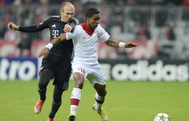 Arjen Robben et Franck Beria lors du match de Ligue des champions Bayern Munich-Lille (LOSC), le 7 novembre 2012. Arjen Robben et Franck Beria lors du match de Ligue des champions Bayern Munich-Lille (LOSC), le 7 novembre 2012.