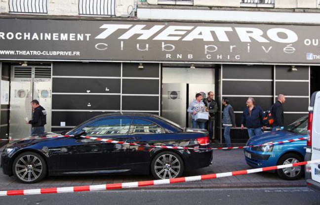 La façade de la discothèque «Theatro», à Lille, le 1er juillet 2012. La façade de la discothèque «Theatro», à Lille, le 1er juillet 2012.