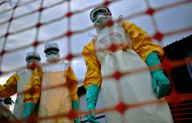 Des membres du personnel de MSF en Sierra Leone, le 14 août 2014. Des membres du personnel de MSF en Sierra Leone, le 14 août 2014.