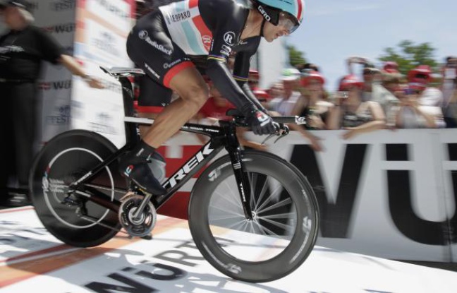 Le coureur suisse Fabian Cancellara, lors d'un contre-la-montre sur le Tour de Suisse, le 15 juin 2012. Le coureur suisse Fabian Cancellara, lors d'un contre-la-montre sur le Tour de Suisse, le 15 juin 2012.