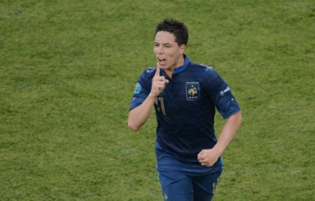 L'attaquant Nicolas Anelka, aujourd'hui au Shanghai Shenhua, a estimé que Samir Nasri "a très bien fait", au sujet des insultes à la presse pendant l'Euro-2012, dans un entretien qui sera diffusé dimanche sur Téléfoot, dont la chaîne TF1 a diffusé des extraits vendredi. L'attaquant Nicolas Anelka, aujourd'hui au Shanghai Shenhua, a estimé que Samir Nasri "a très bien fait", au sujet des insultes à la presse pendant l'Euro-2012, dans un entretien qui sera diffusé dimanche sur Téléfoot, dont la chaîne TF1 a diffusé des extraits vendredi.