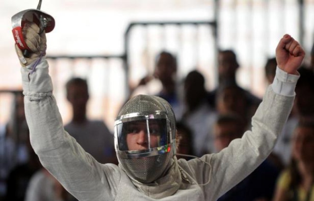 Marion Stoltz a redonné des vitamines au sabre féminin français avec une médaille de bronze aux Championnats d'Europe d'escrime à Legnano, alors que les quatre tireurs français sélectionnés pour Londres qui étaient en piste samedi ont regardé les finales de loin. Marion Stoltz a redonné des vitamines au sabre féminin français avec une médaille de bronze aux Championnats d'Europe d'escrime à Legnano, alors que les quatre tireurs français sélectionnés pour Londres qui étaient en piste samedi ont regardé les finales de loin.