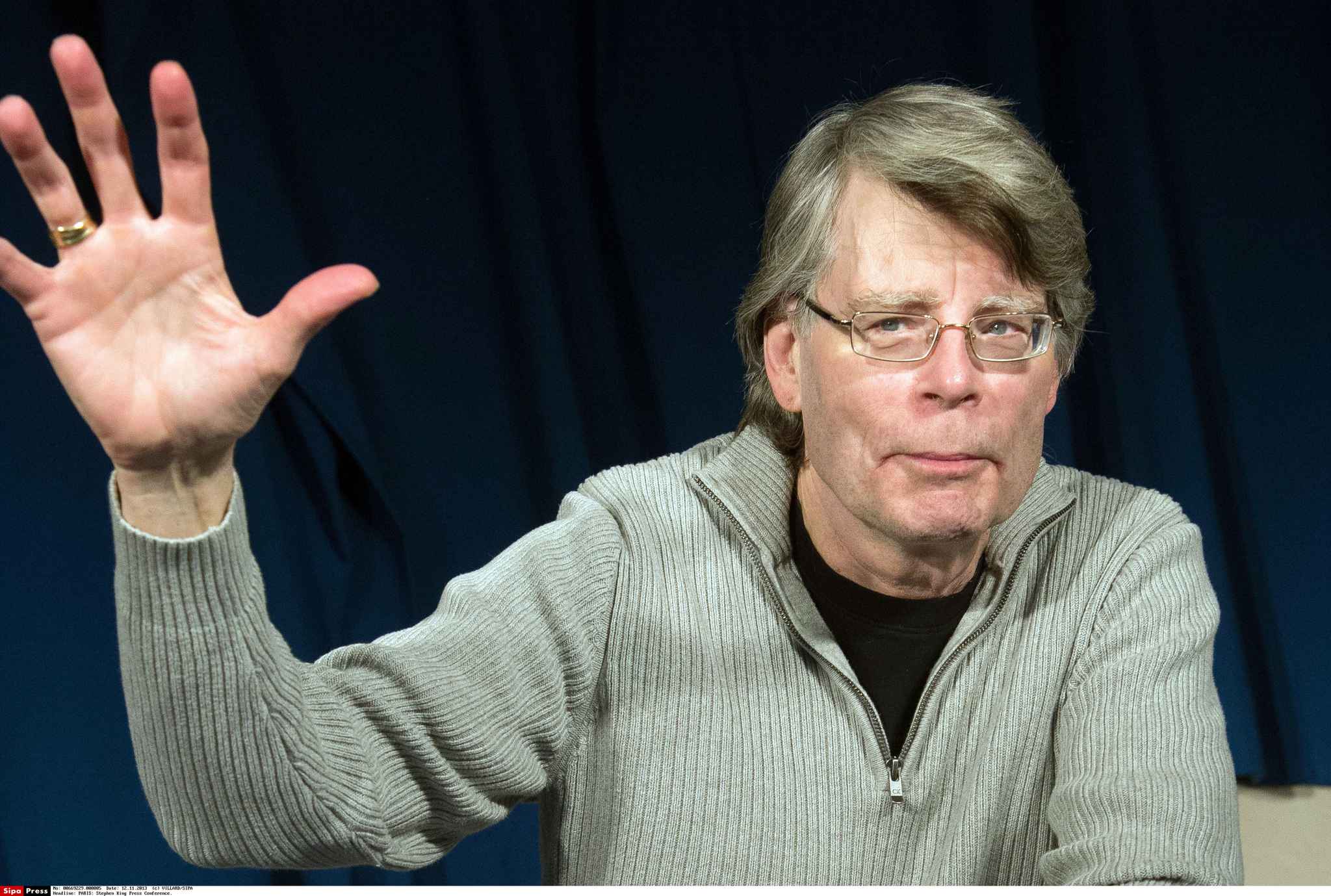 Roman De Stephen King Sur Un Ecrivain Et Sa Fan Stephen King va sortir un nouveau roman en novembre