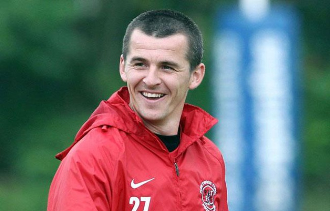 Le milieu de terrain des QPR JoeyBarton, en juillet 2012 à l'entraînement. Le milieu de terrain des QPR JoeyBarton, en juillet 2012 à l'entraînement.