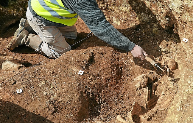 Des ossements ont notamment
été découverts par les archéologues. Des ossements ont notamment
été découverts par les archéologues.