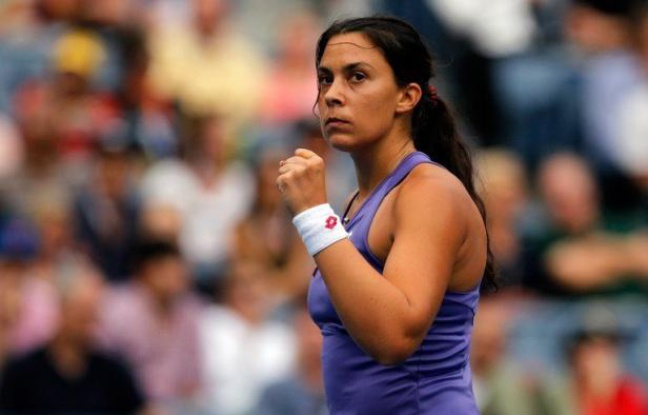 Le quart de finale de l'US Open entre Marion Bartoli (N.11) et Maria Sharapova (N.3), interrompu mardi par la pluie et reporté à mercredi, n'a pas pu débuter à l'heure prévue (11h00 locales/17h00 françaises) sur le court central en raison de nouvelles intempéries à New York Le quart de finale de l'US Open entre Marion Bartoli (N.11) et Maria Sharapova (N.3), interrompu mardi par la pluie et reporté à mercredi, n'a pas pu débuter à l'heure prévue (11h00 locales/17h00 françaises) sur le court central en raison de nouvelles intempéries à New York