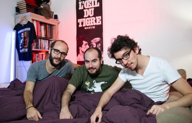 De gauche à droite, Harry Tordjman (producteur) Kyan Khojandi (acteur, co-auteur, co-réalisateur) Bruno Muschio (co-auteur, co-réalisateur) de la série Bref.
De gauche à droite, Harry Tordjman (producteur) Kyan Khojandi (acteur, co-auteur, co-réalisateur) Bruno Muschio (co-auteur, co-réalisateur) de la série Bref.