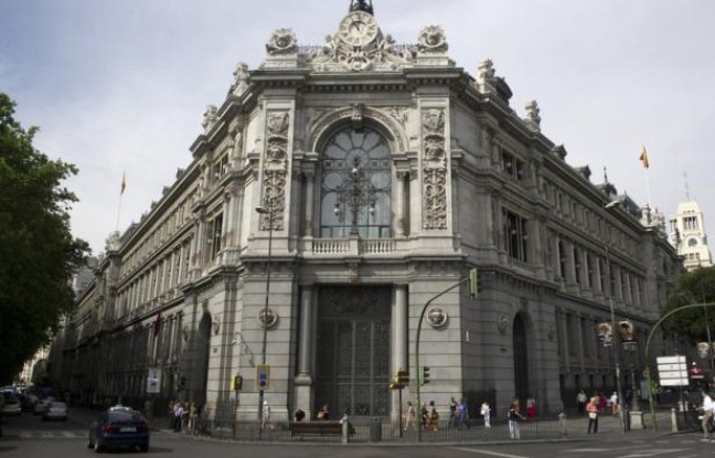 Le taux de créances douteuses des banques espagnoles, indice de leur vulnérabilité, a encore progressé en mai, atteignant un nouveau record depuis 1994 à 8,95%, a annoncé mercredi la Banque d'Espagne. Le taux de créances douteuses des banques espagnoles, indice de leur vulnérabilité, a encore progressé en mai, atteignant un nouveau record depuis 1994 à 8,95%, a annoncé mercredi la Banque d'Espagne.