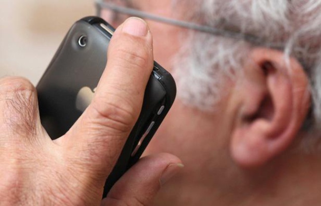 Illustration sur la nocivité des téléphones portables sur la santé. Illustration sur la nocivité des téléphones portables sur la santé.