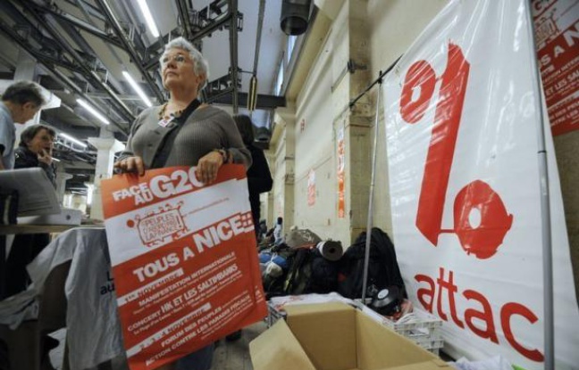Des milliers d'altermondialistes doivent converger mardi à Nice pour une manifestation internationale dénonçant les pratiques des marchés financiers et leurs méfaits sur "les peuples", deux jours avant la tenue à Cannes d'un G20 avec 25 chefs d'Etat et de gouvernement. Des milliers d'altermondialistes doivent converger mardi à Nice pour une manifestation internationale dénonçant les pratiques des marchés financiers et leurs méfaits sur "les peuples", deux jours avant la tenue à Cannes d'un G20 avec 25 chefs d'Etat et de gouvernement.