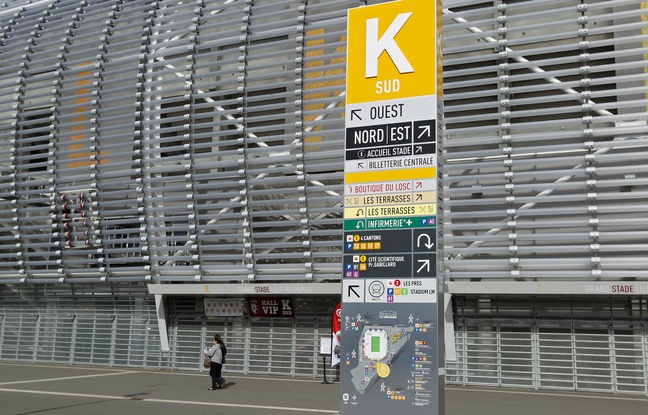 Villeneuve d'Ascq, le 19 mars 2014. Les commerants du stade Pierre-Mauroy font grise mine, difficults de stationnement, peu d'vnements hors football, clientle absente en journe... Au point que beaucoup ont dja mis la cl sous la porte. Villeneuve d'Ascq, le 19 mars 2014. Les commerants du stade Pierre-Mauroy font grise mine, difficults de stationnement, peu d'vnements hors football, clientle absente en journe... Au point que beaucoup ont dja mis la cl sous la porte.